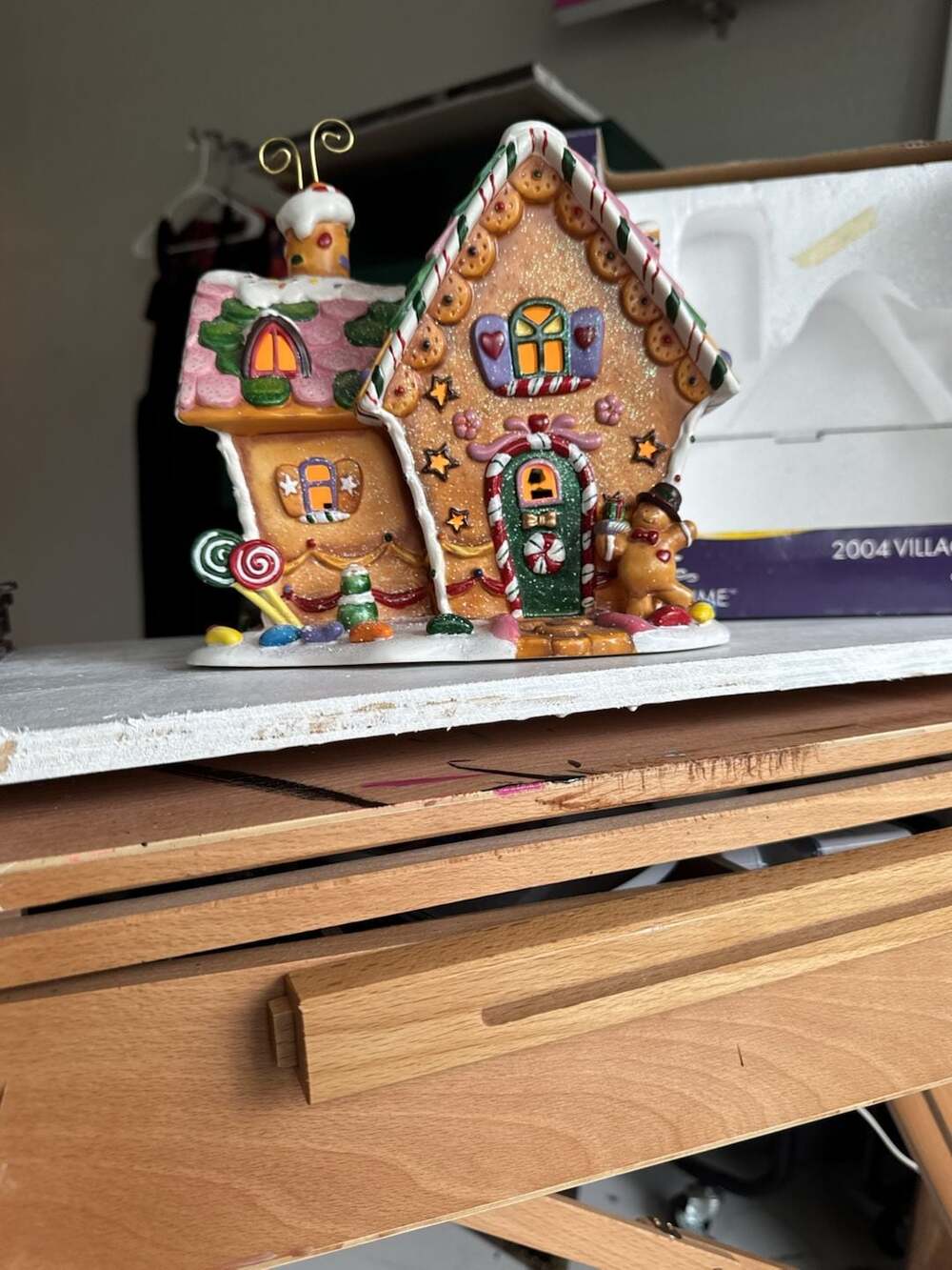 2004 Holiday Time Village Collection Light-Up Gingerbread House